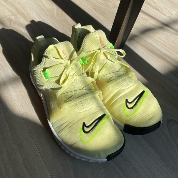 Nike Shoes - NIKE Women’s Free Macon 2 AMP